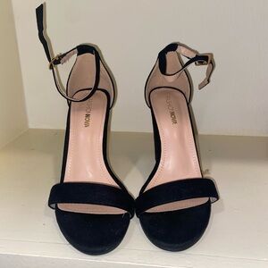Black fashion nova heels